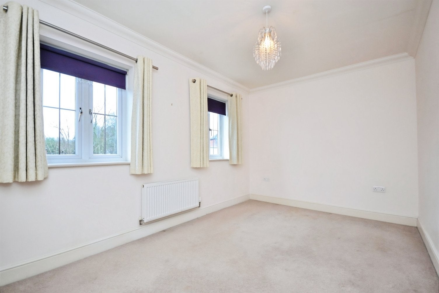 House Oakley Drive in Greater London