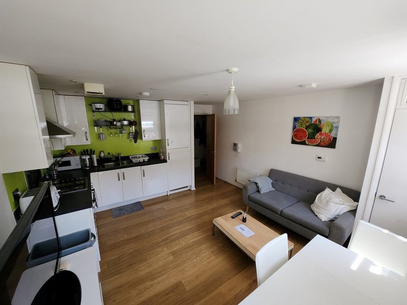 Flat Wharfdale Road in Greater London