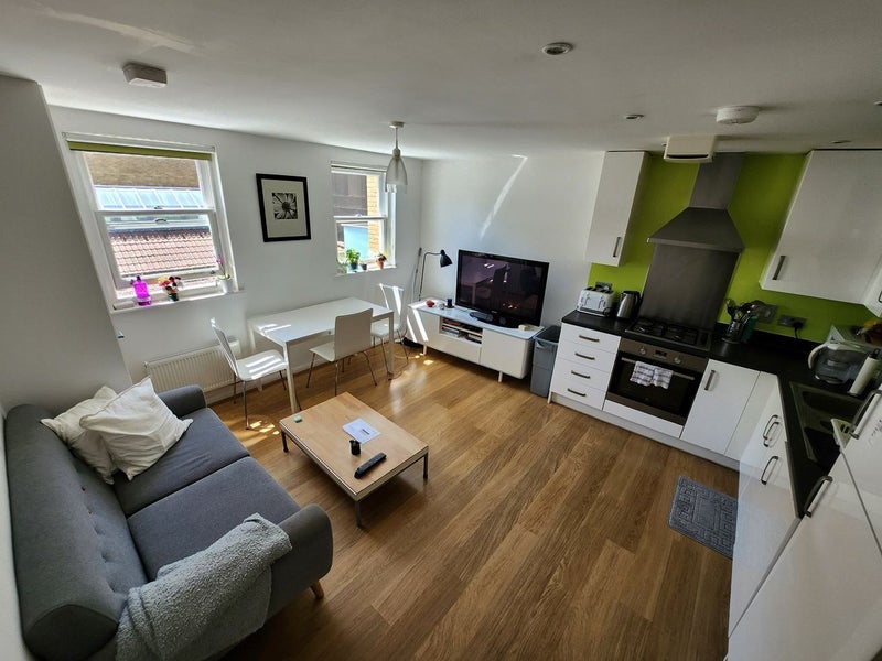 Flat Wharfdale Road in Greater London