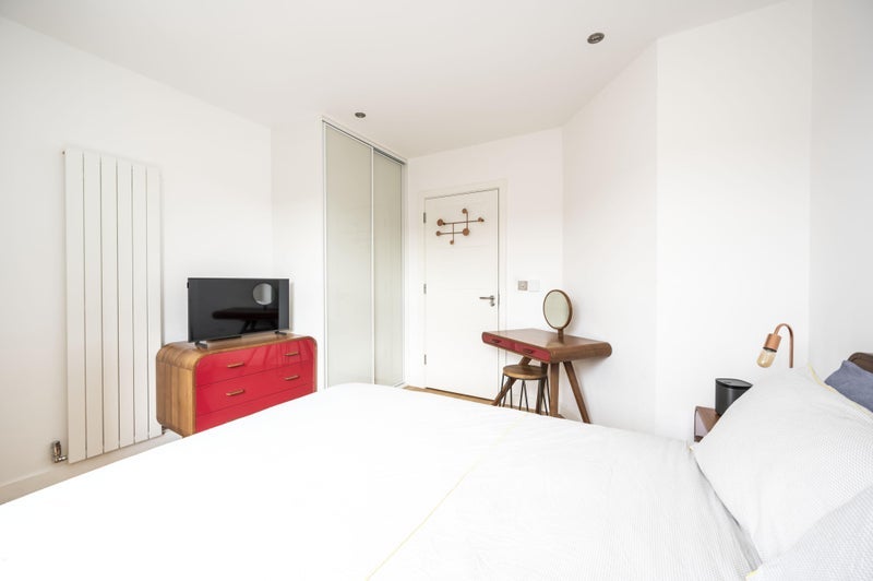 Flat Clare Street in Greater London