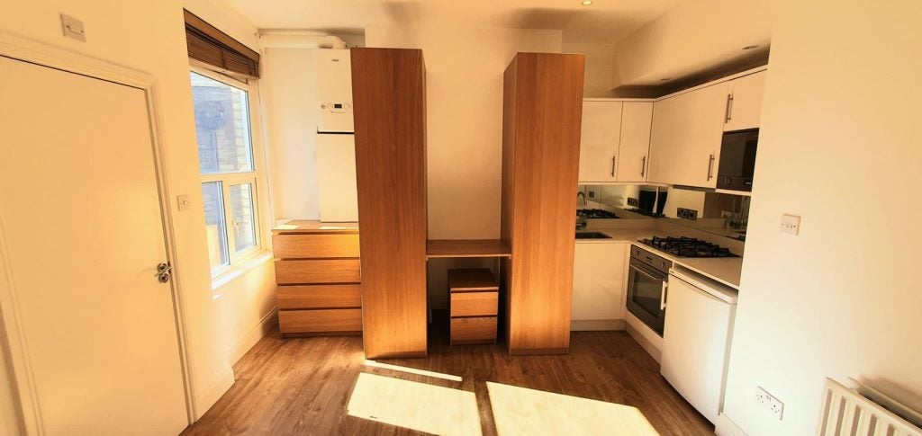 Flat Ballards Lane in London