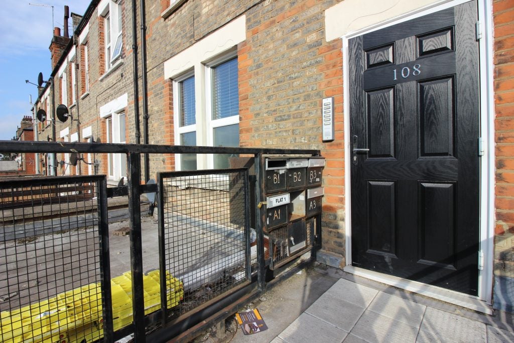 Flat Ballards Lane in London