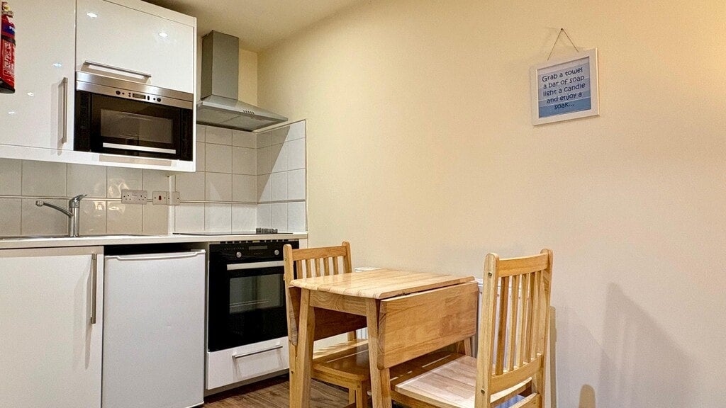 Room Anson Road in Greater London