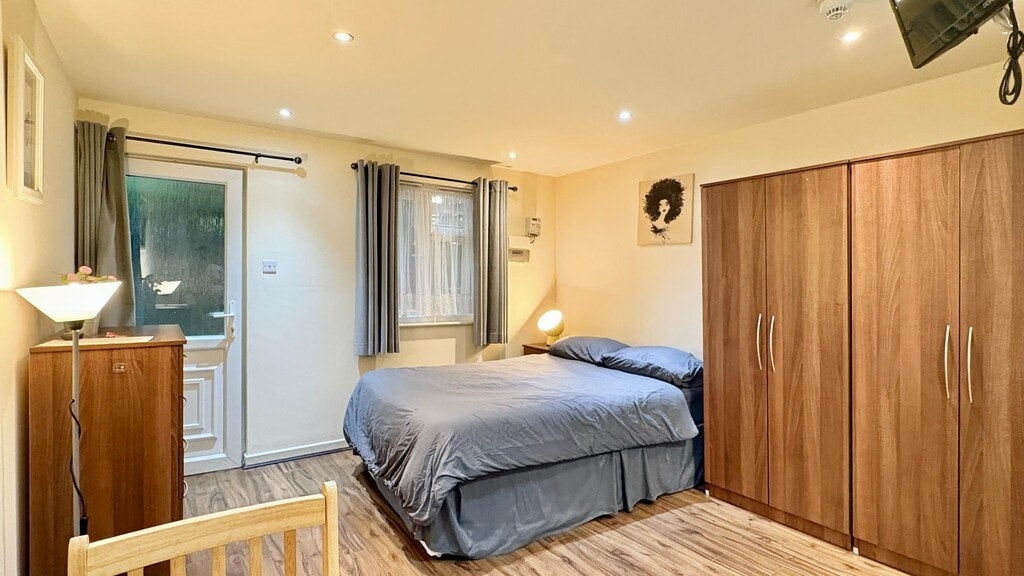 Room Anson Road in Greater London