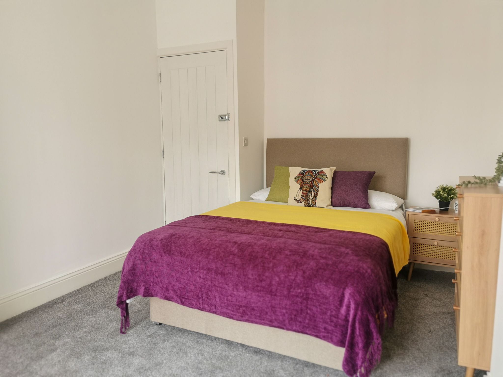 Room Goulden Street in Crewe