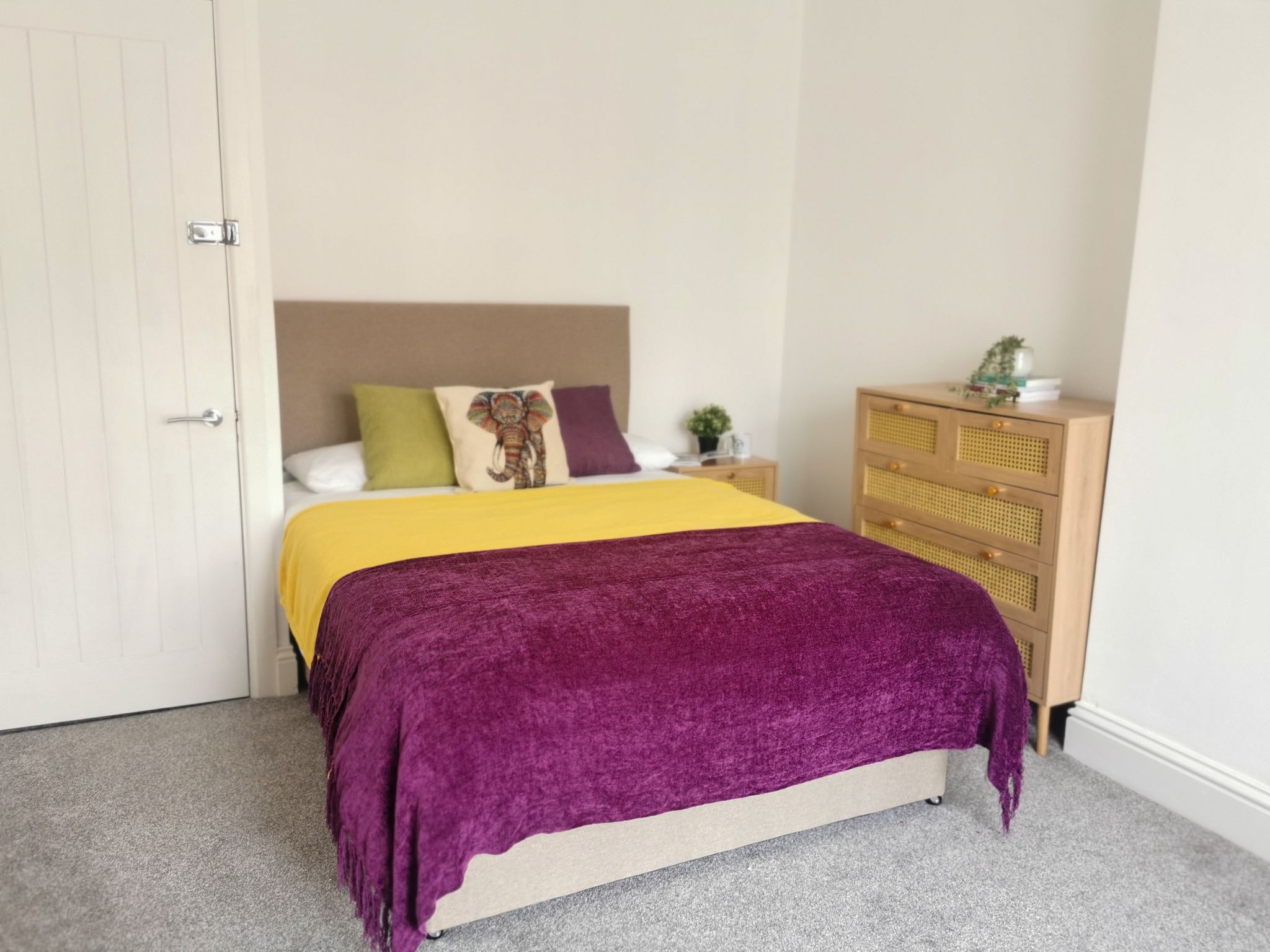 Room Goulden Street in Crewe