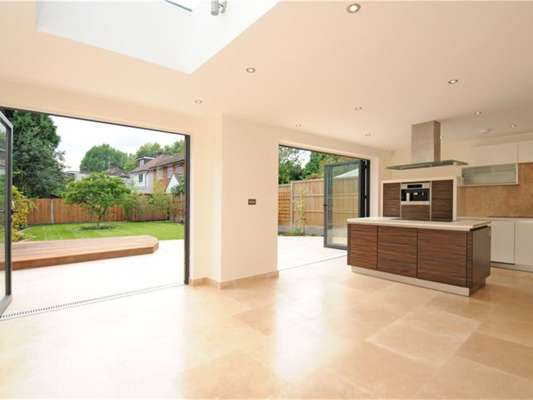 House Coombe Lane in Greater London
