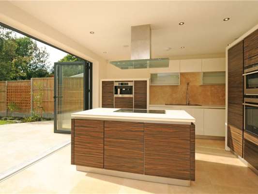 House Coombe Lane in Greater London
