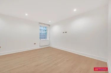 Flat London Road in Greater London