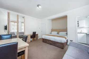 Flat Tavistock Square in Greater London