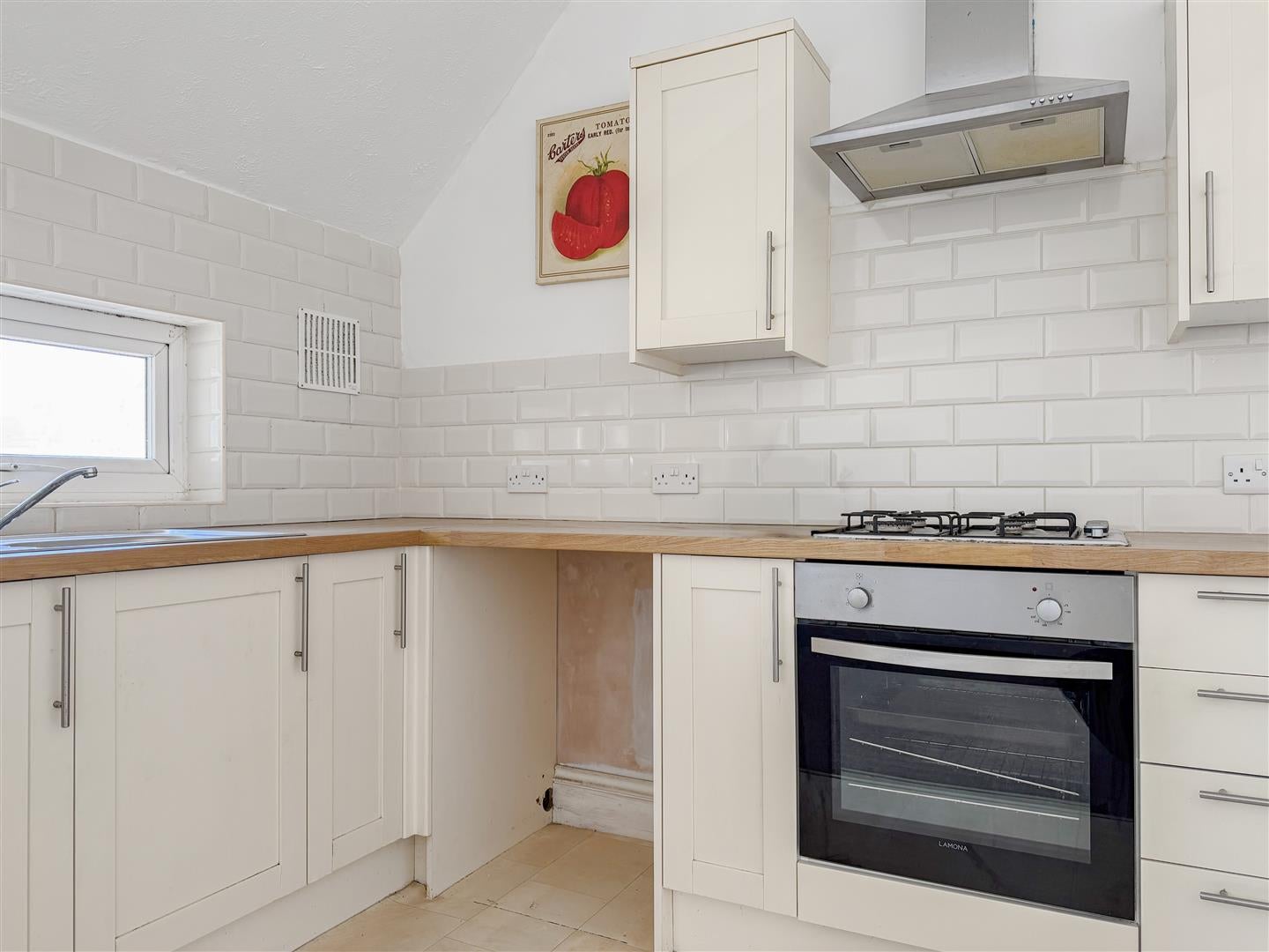 Flat Parkhurst Road in Rother