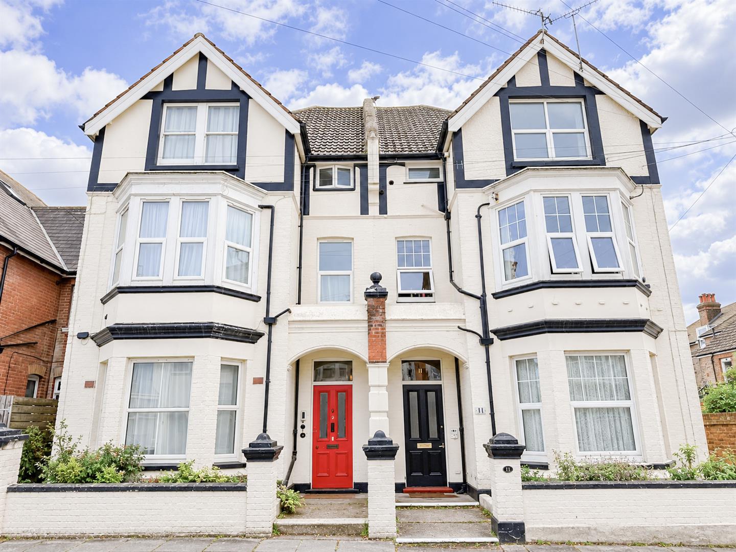 Flat Parkhurst Road in Rother