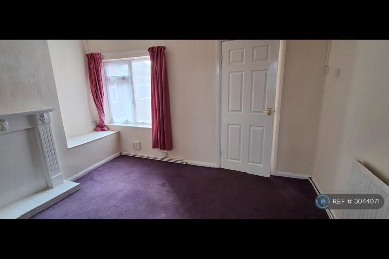 House Vale Drive in Shirebrook