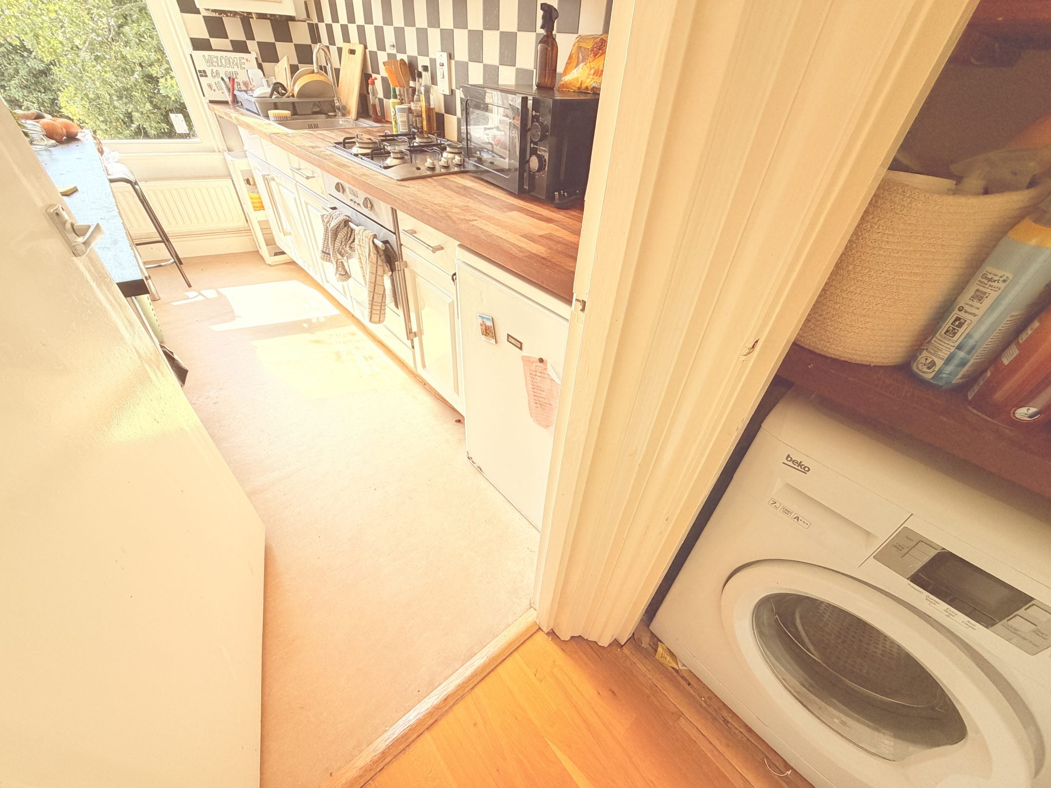 Flat Wray Crescent in Greater London