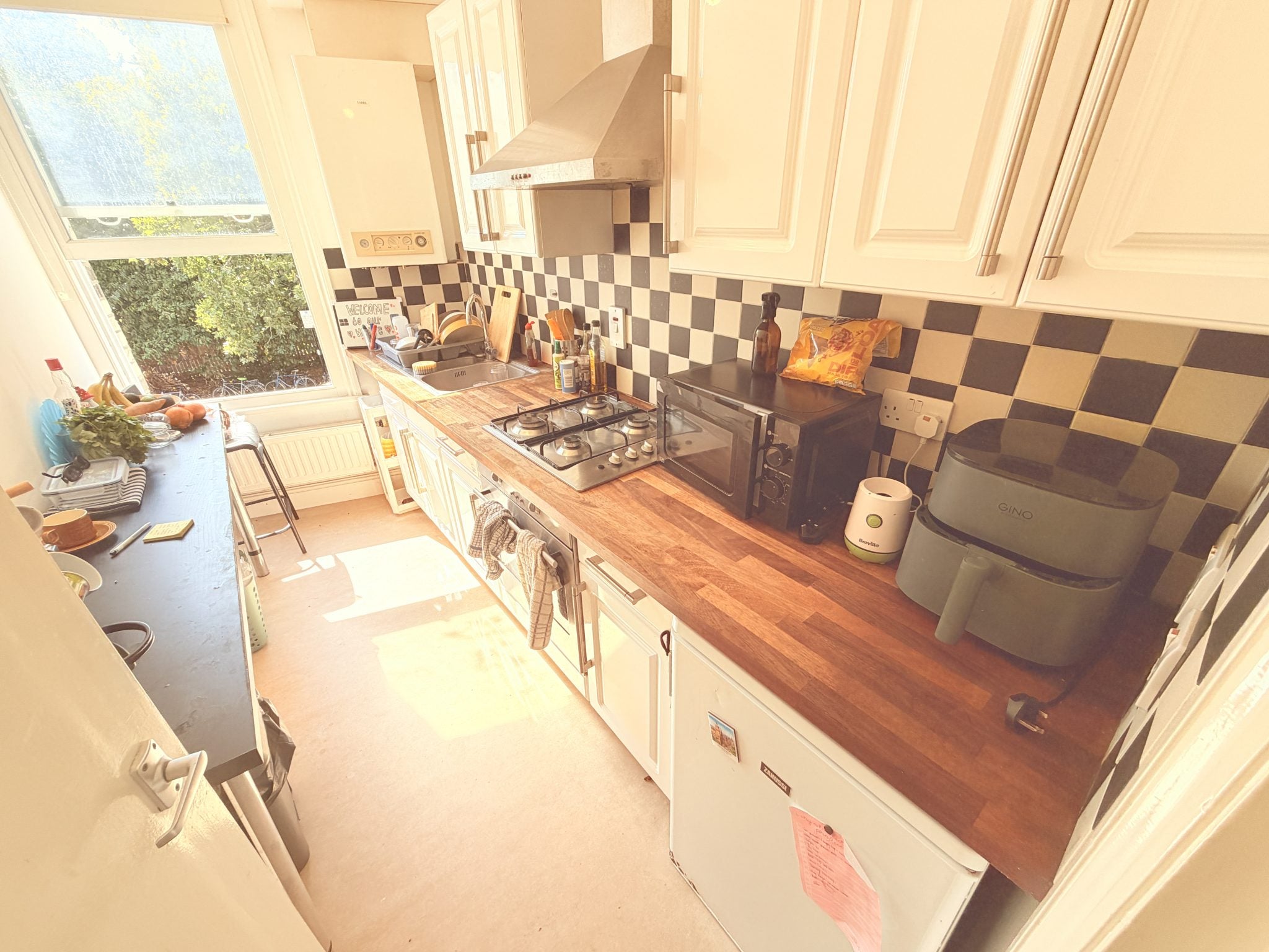 Flat Wray Crescent in Greater London