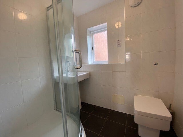 Flat Durham Avenue in Greater London