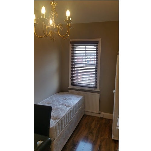 Room Castletown Road in London