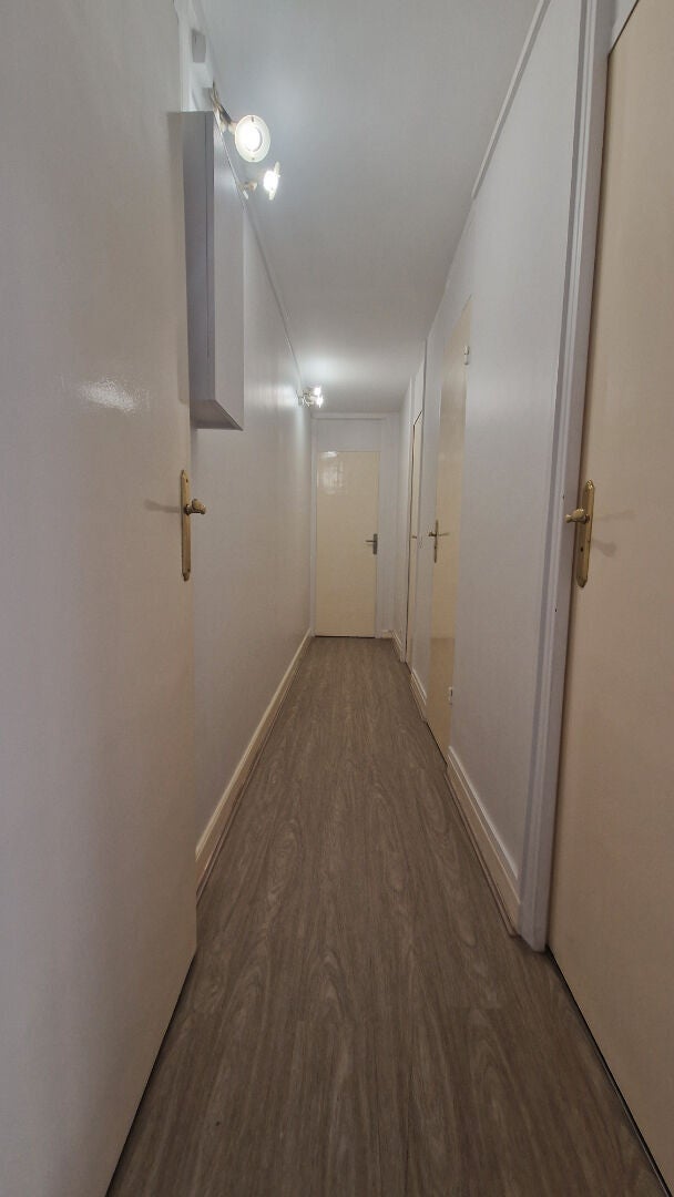 Flat Avenue de la République in Nanterre