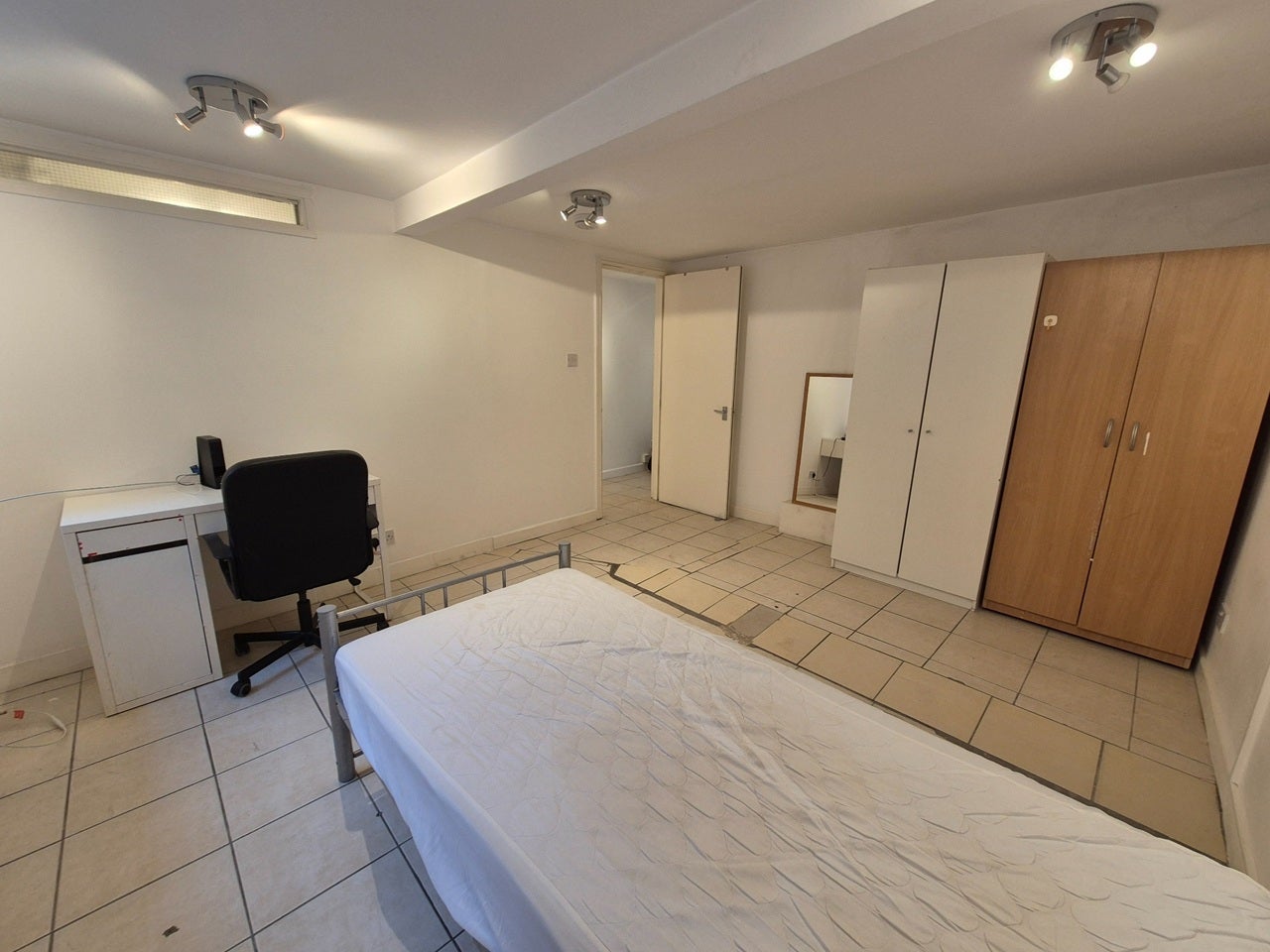 Flat Marchmont Street in Greater London