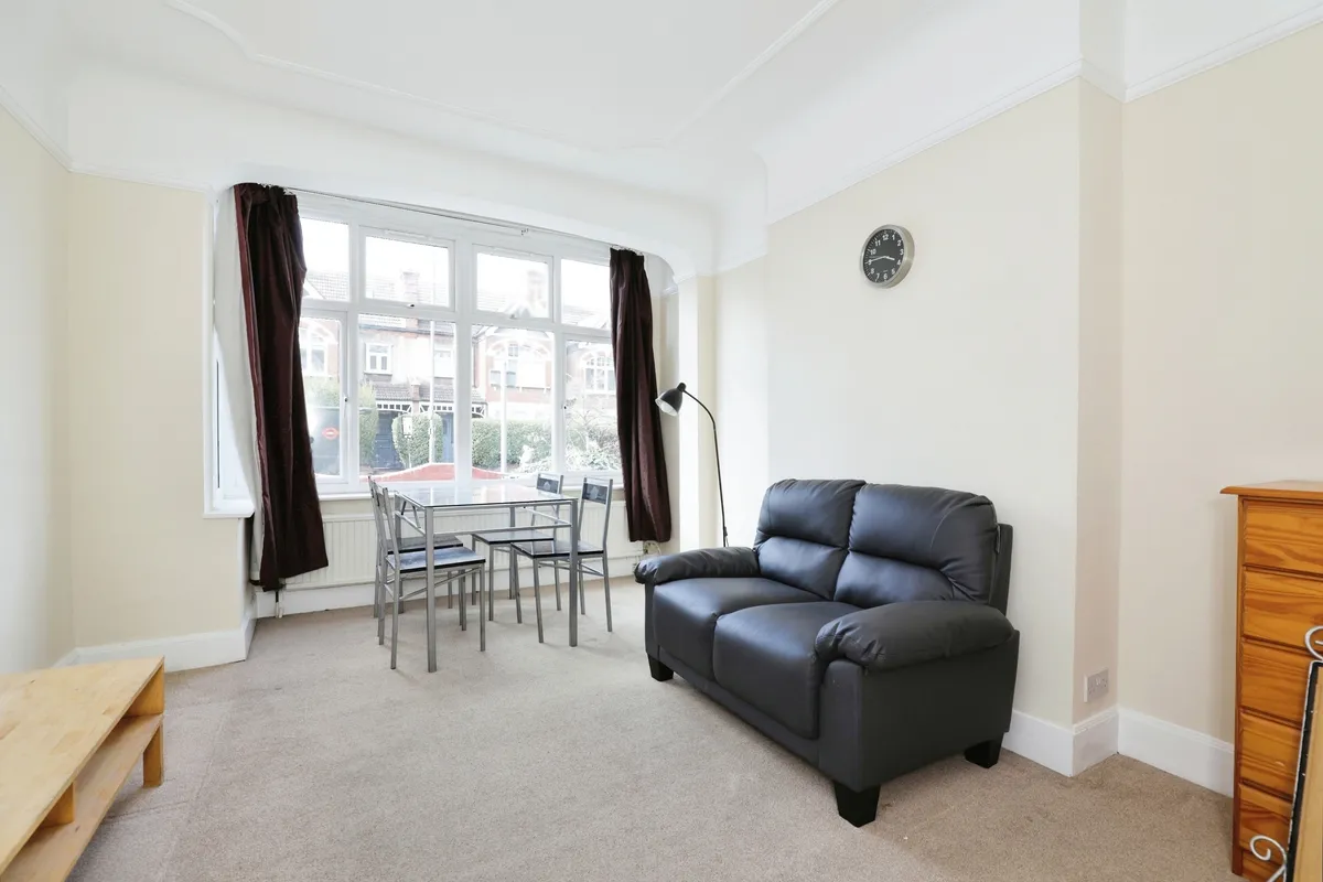 House Durnsford Road in Greater London
