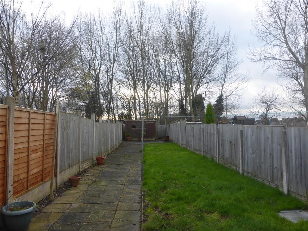 House Ambrose Close in Willenhall