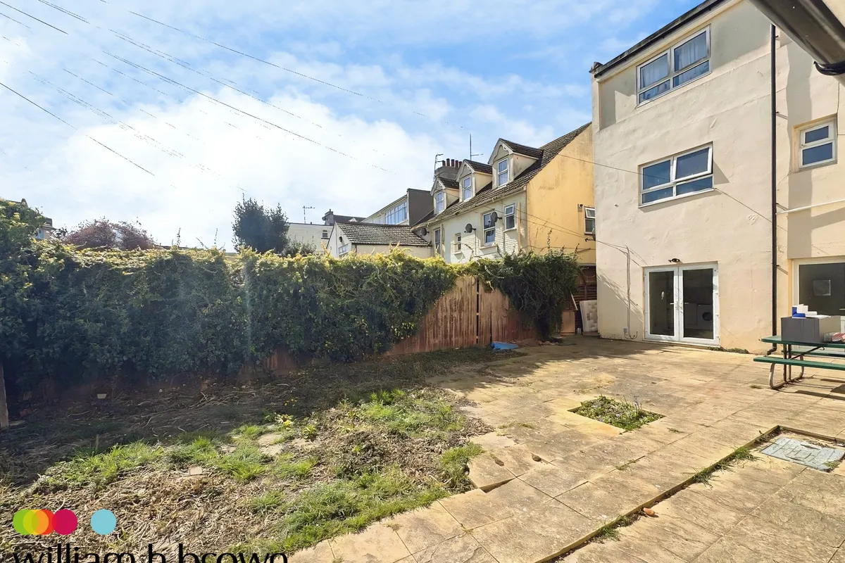 Flat Pallister Road in Clacton-on-Sea
