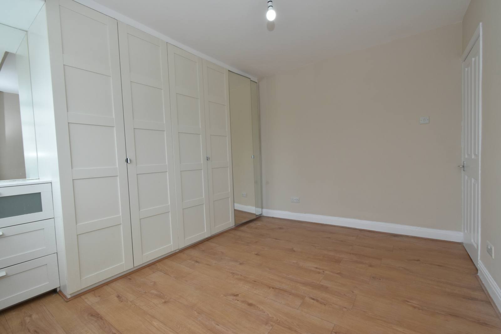 House Dale Avenue in Greater London