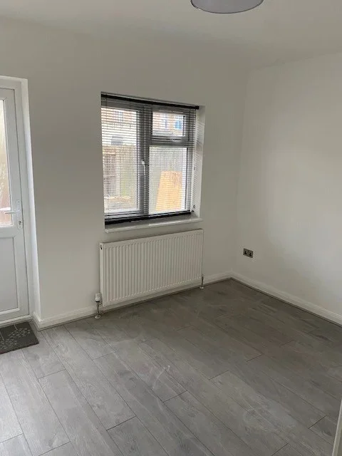 Flat Clare Road in Greater London