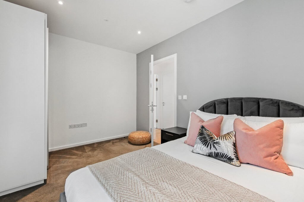 Flat Celebration Avenue in Greater London