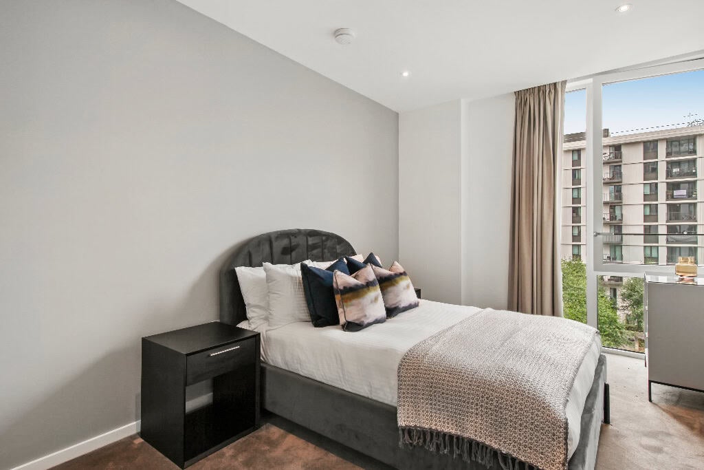 Flat Celebration Avenue in Greater London