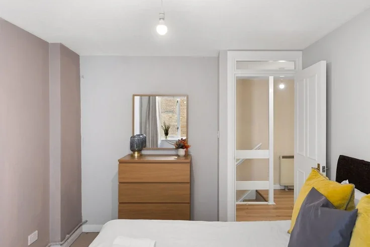 Flat Newark Street in Greater London