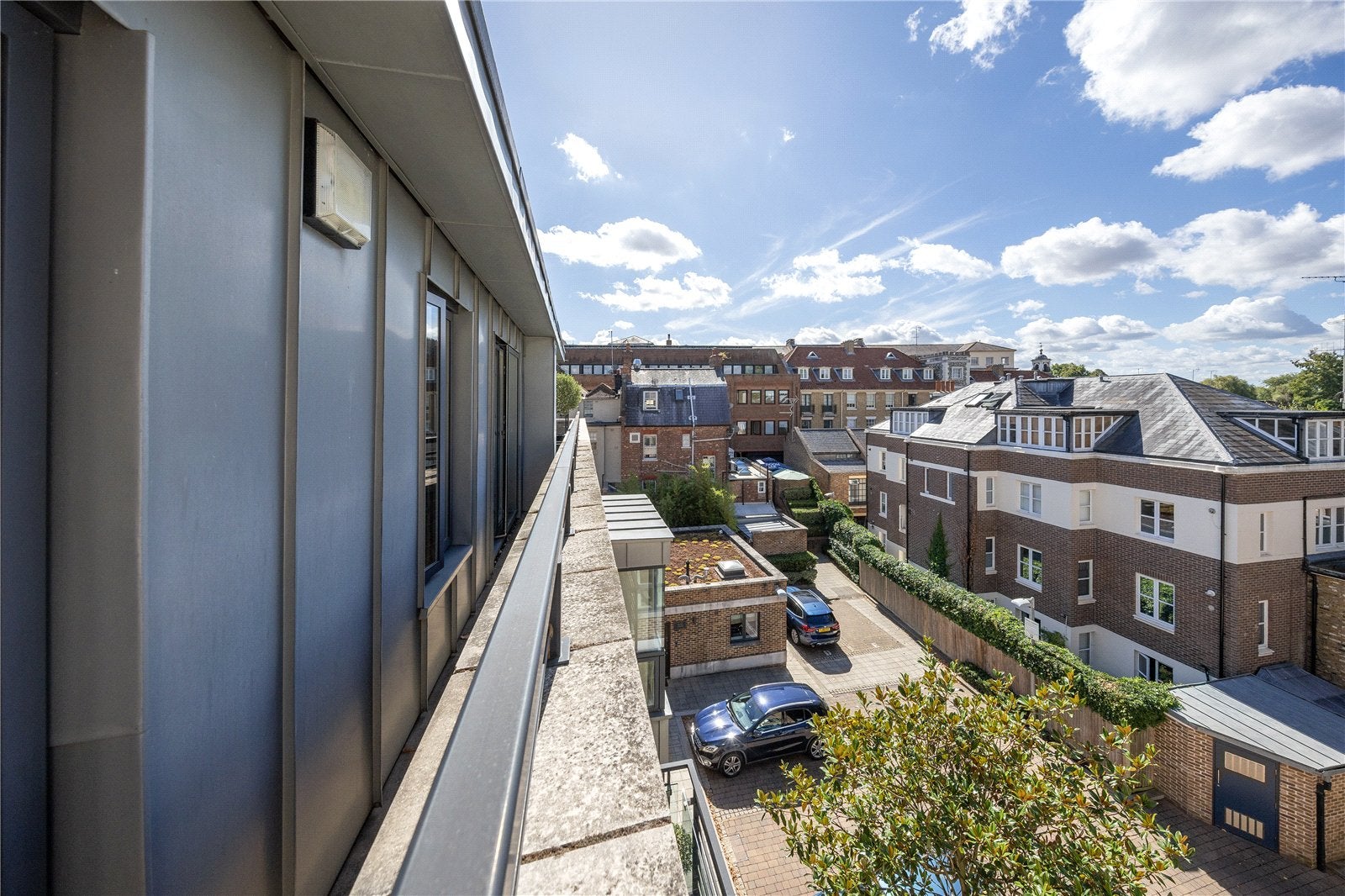 Flat Retreat Road in Greater London