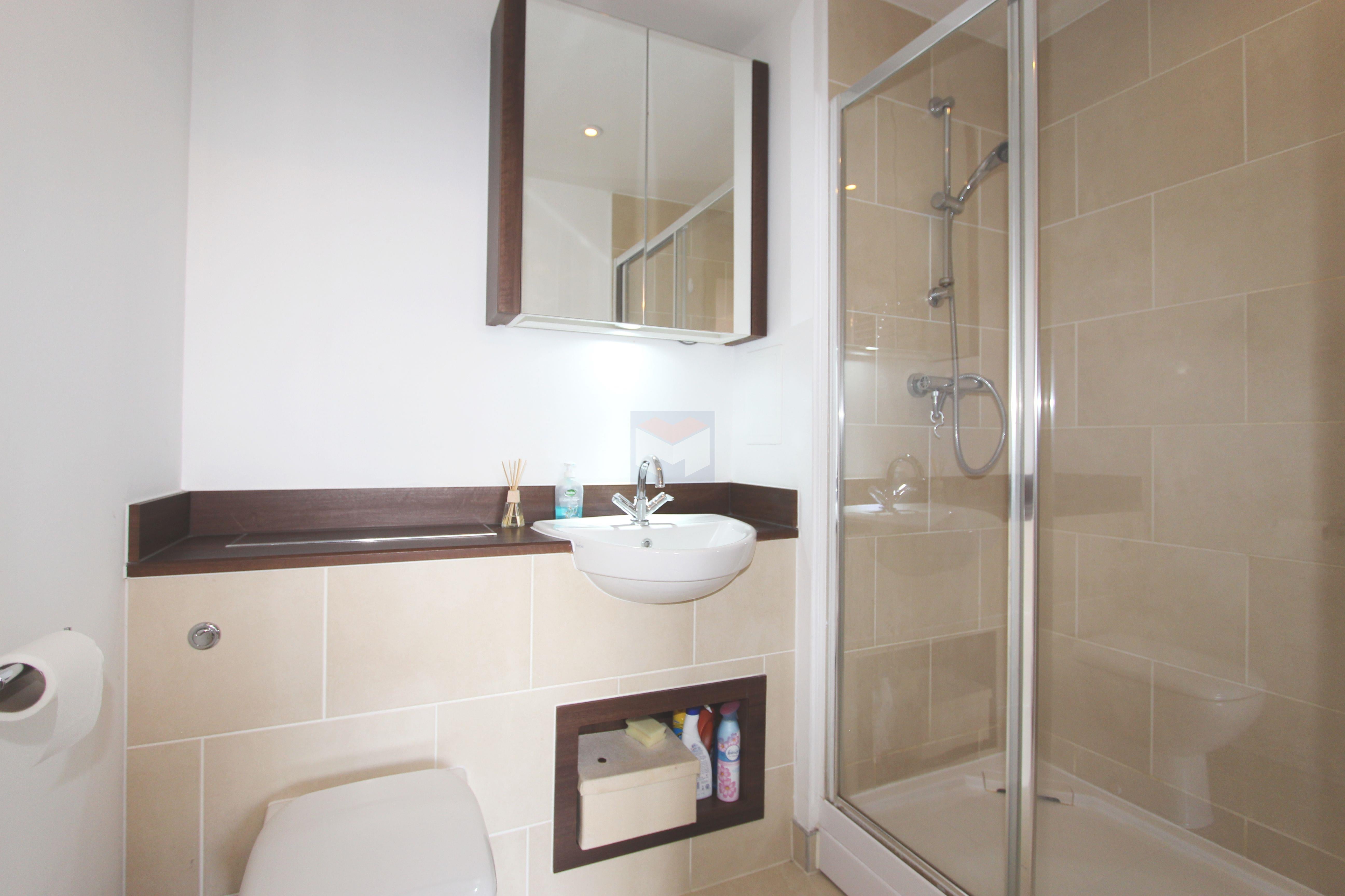 Flat Needleman Street in Greater London