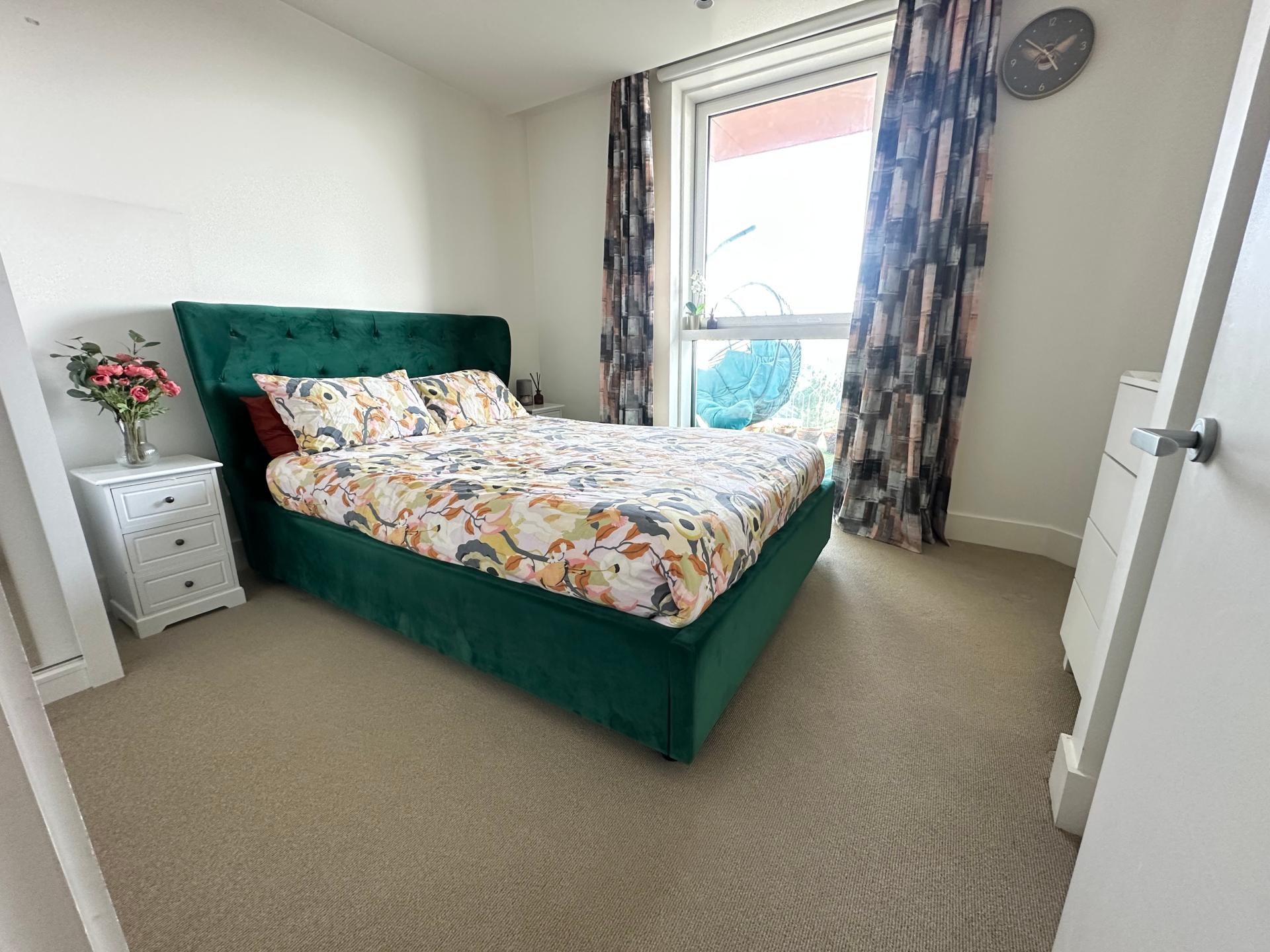 Flat Daneland Walk in Greater London