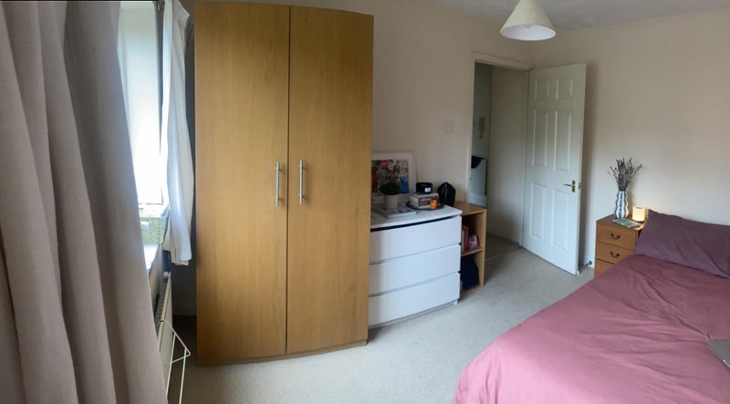 Room Myddleton Avenue in Greater London