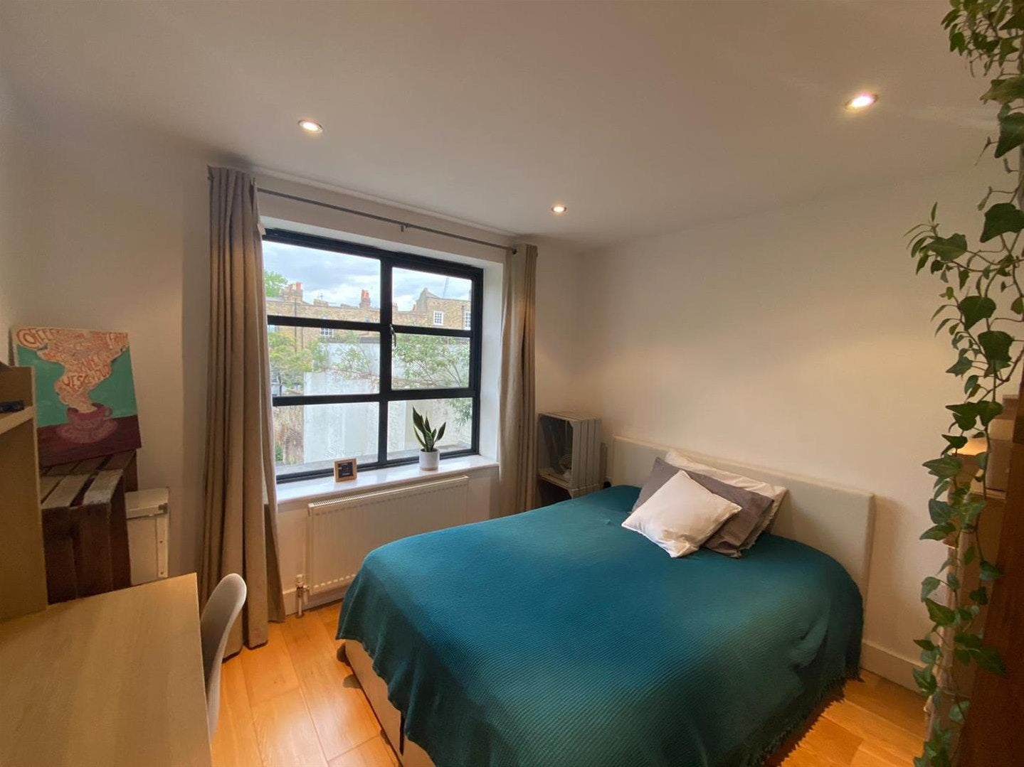 Flat Combermere Road in Greater London
