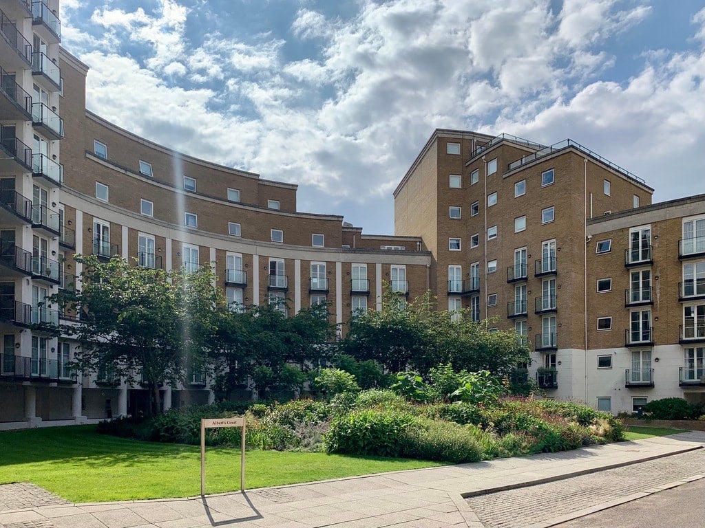 Flat Palgrave Gardens in City of Westminster