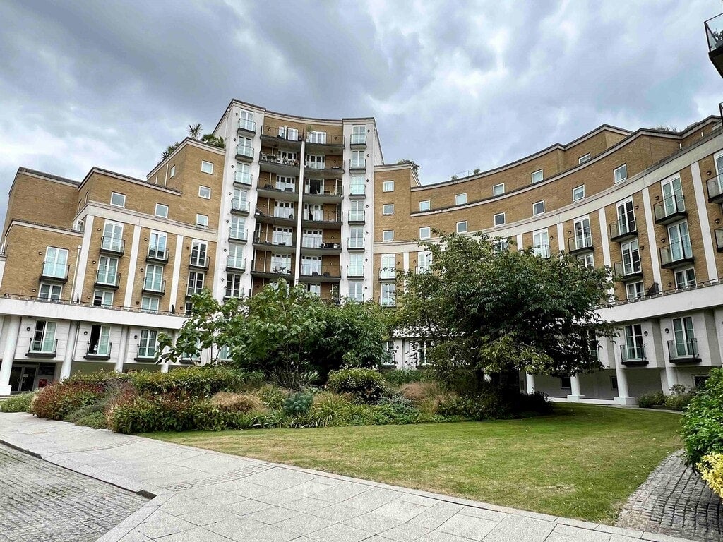 Flat Palgrave Gardens in City of Westminster