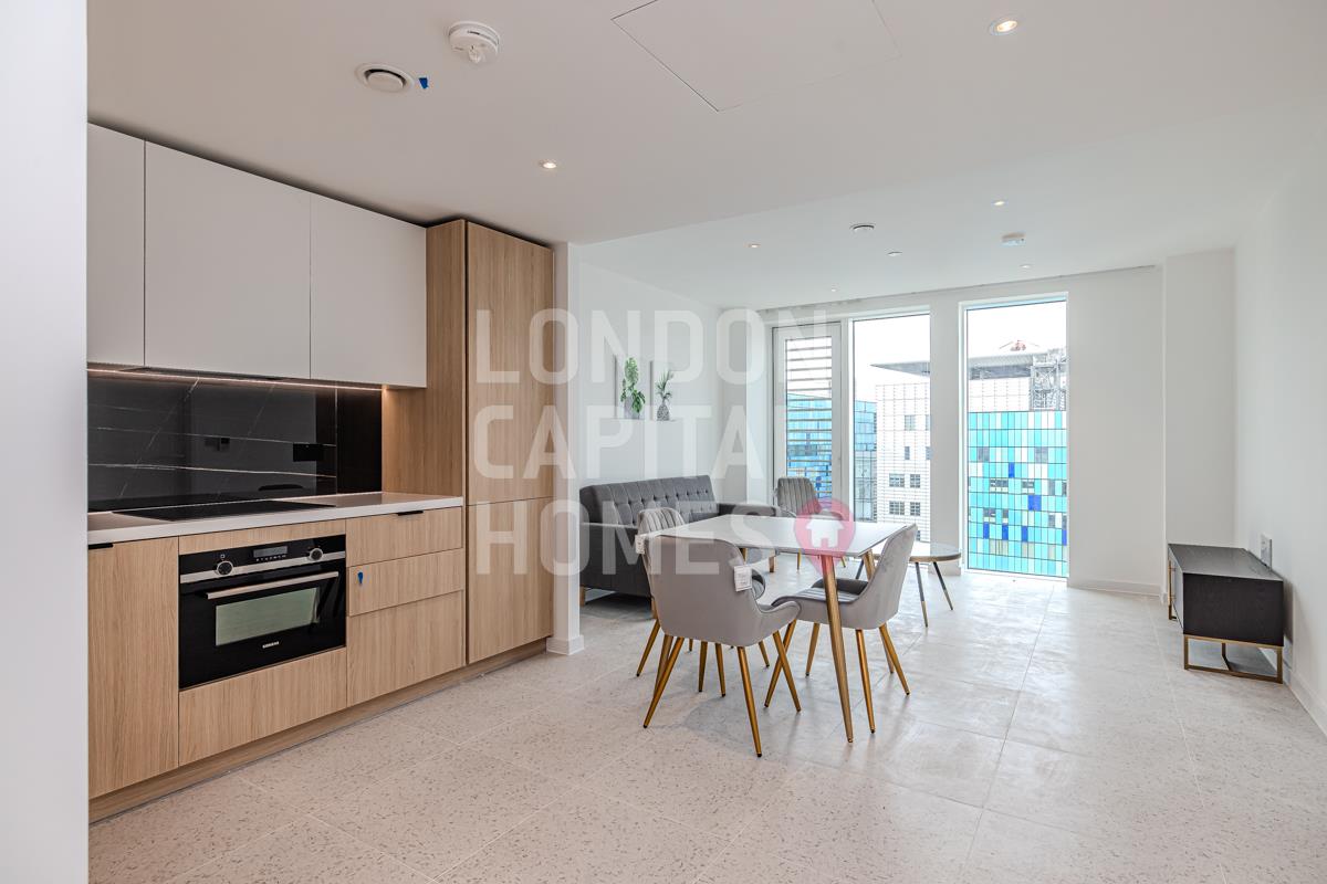 Flat Cendal Crescent in Greater London