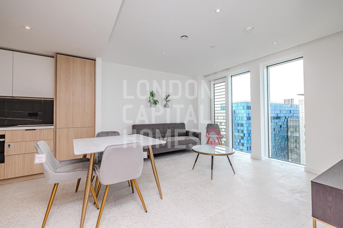 Flat Cendal Crescent in Greater London