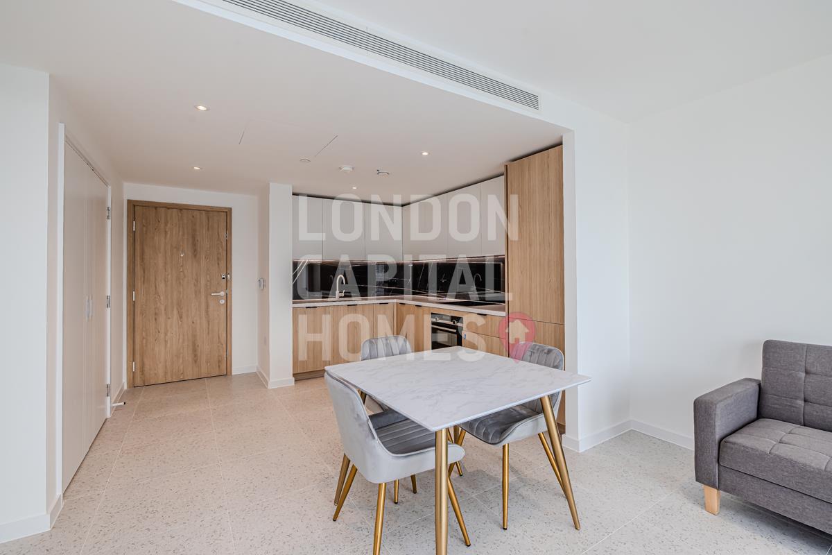 Flat Cendal Crescent in Greater London