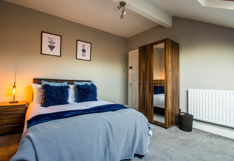 Room Hamilton Avenue in Leeds