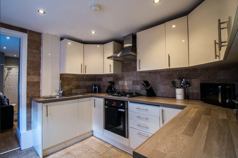 Room Hamilton Avenue in Leeds