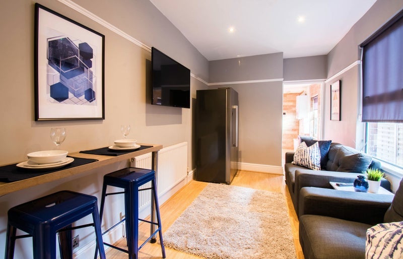 Room Hamilton Avenue in Leeds