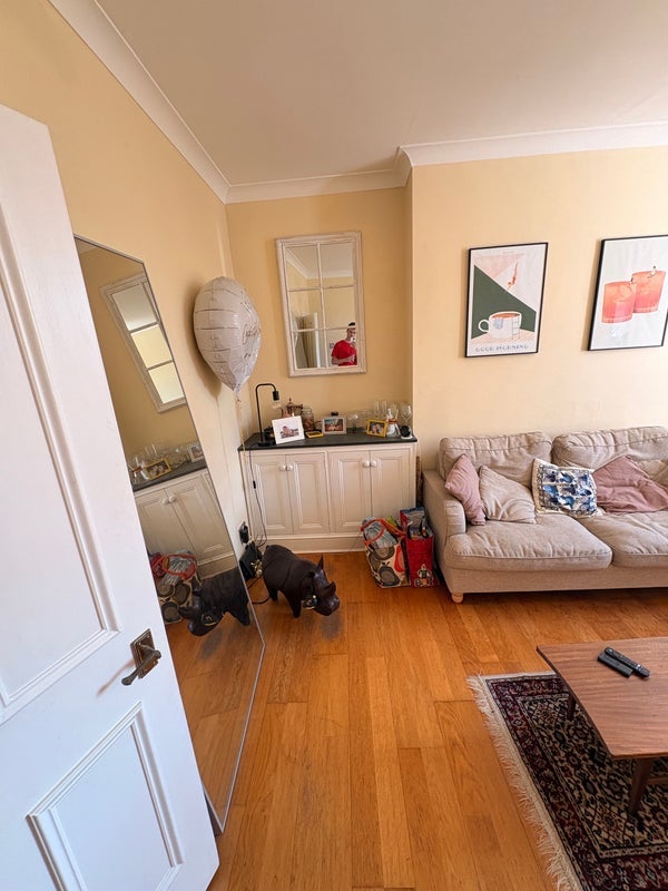 Room Sutherland Avenue in City of Westminster