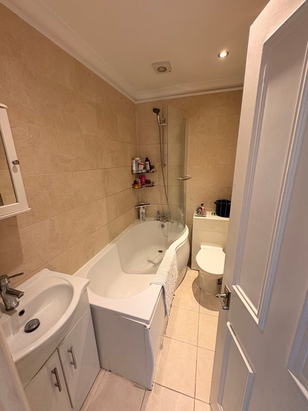 Room Sutherland Avenue in City of Westminster