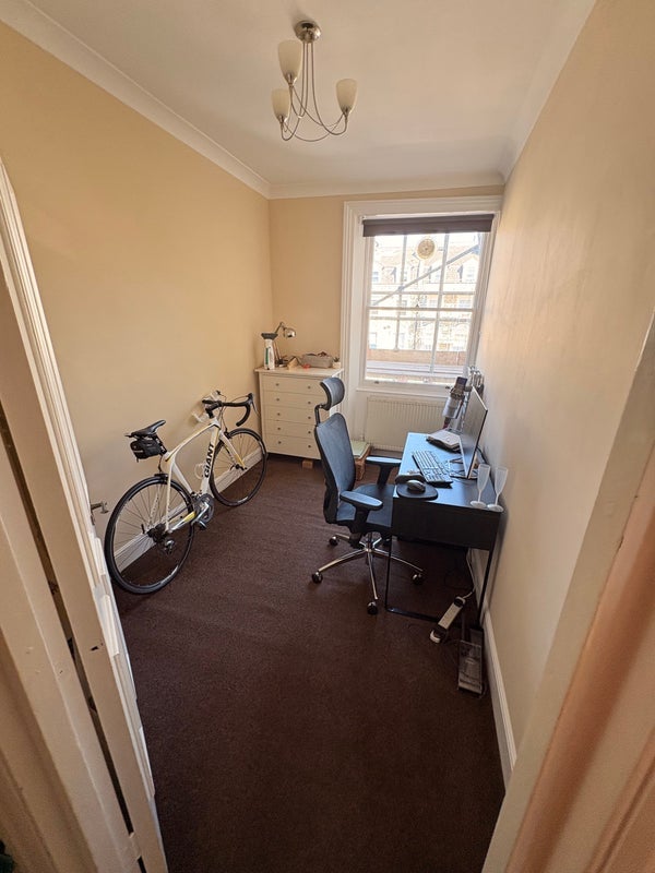 Room Sutherland Avenue in City of Westminster