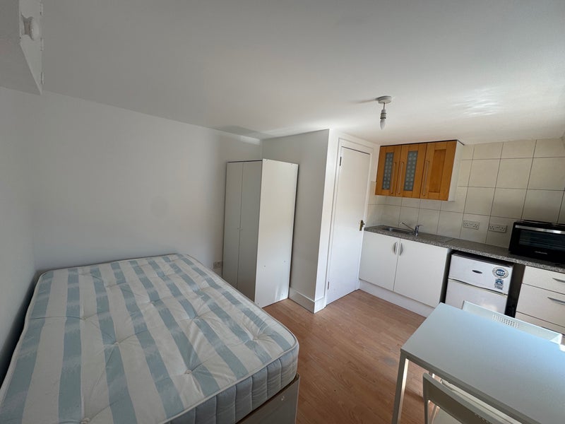 Flat Talgarth Road in Greater London