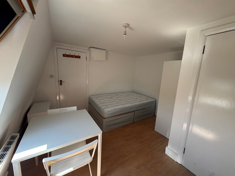 Flat Talgarth Road in Greater London