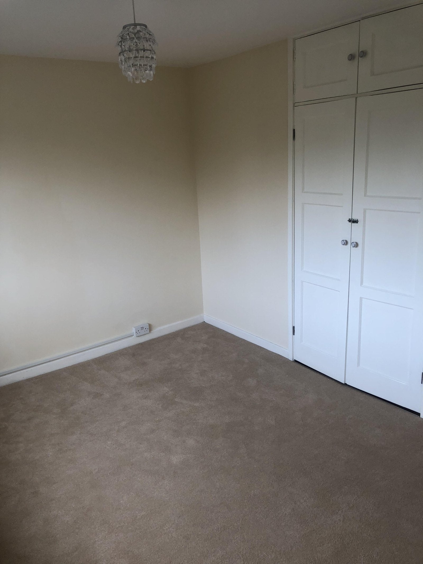 Room Grove End Road in Waverley